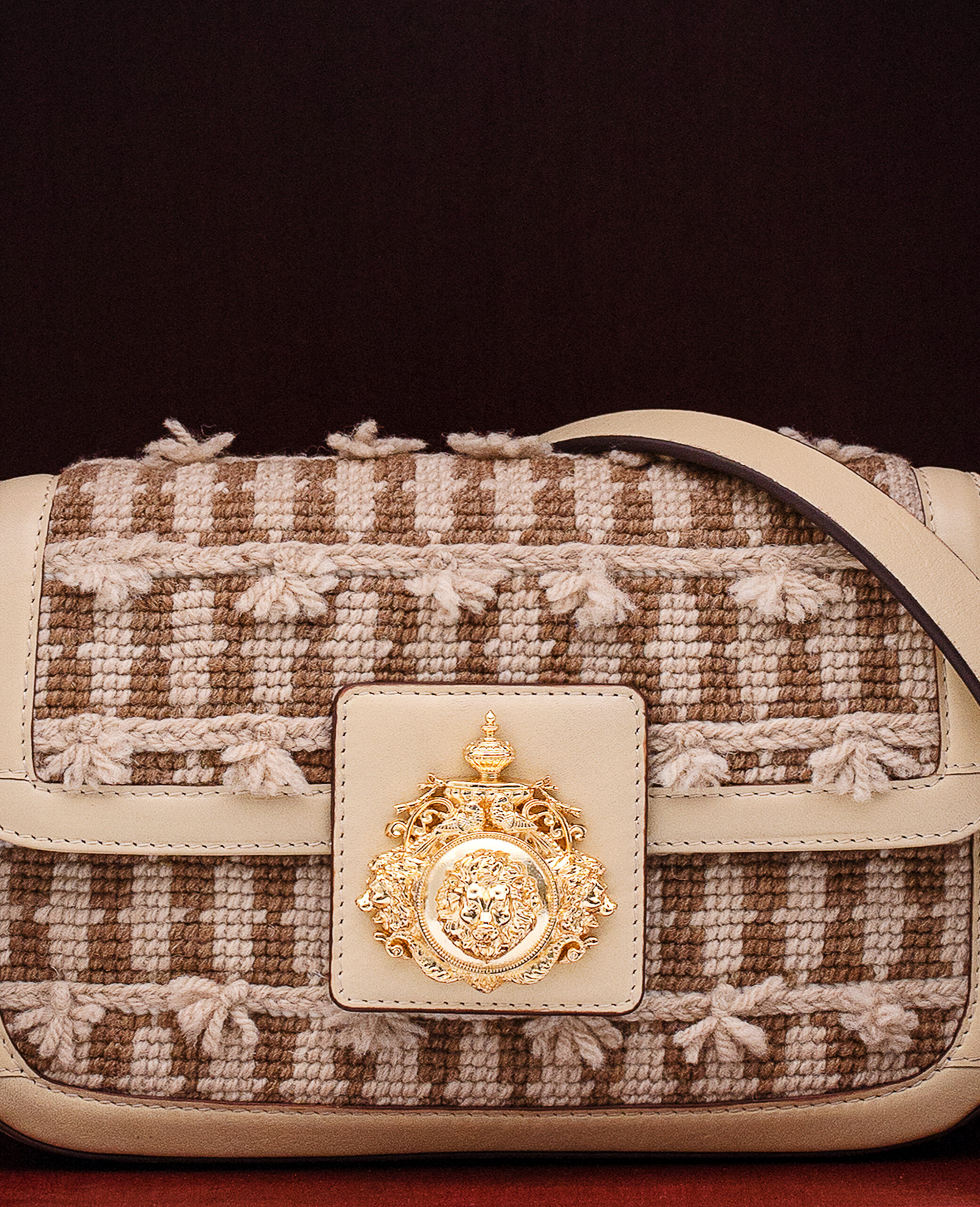 CARRY ALL SADDLE BAG IN ASON EMBROIDERY - Image 4