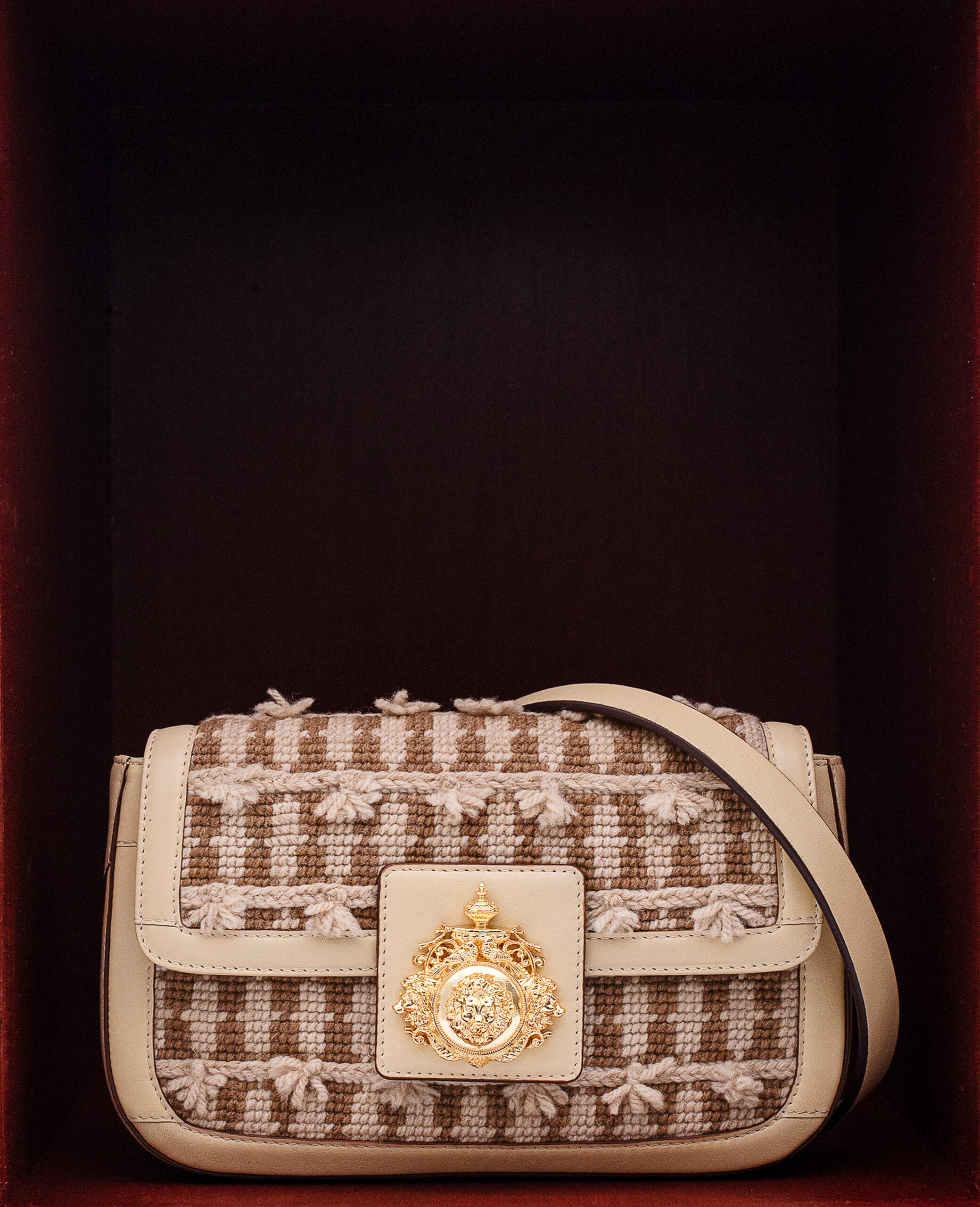 CARRY ALL SADDLE BAG IN ASON EMBROIDERY - Image 3