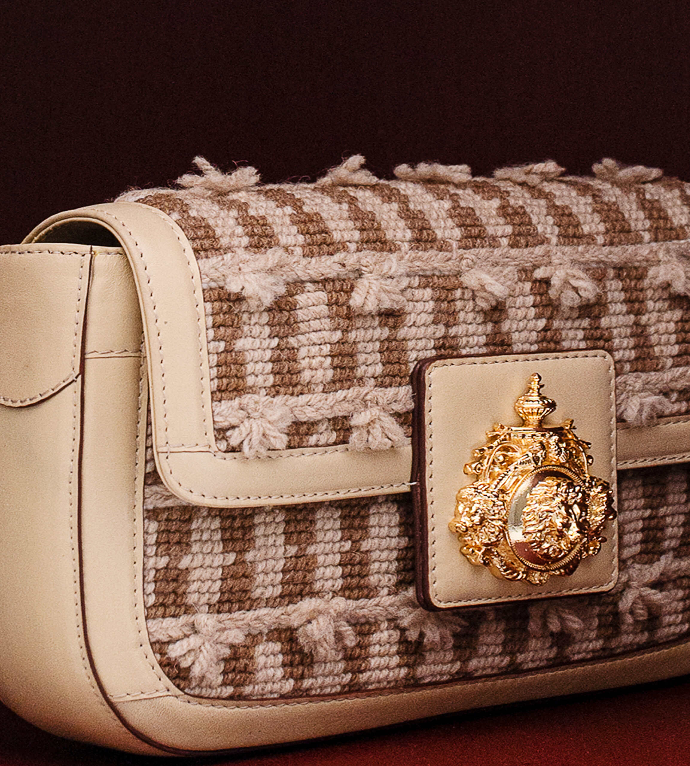 CARRY ALL SADDLE BAG IN ASON EMBROIDERY - Image 7