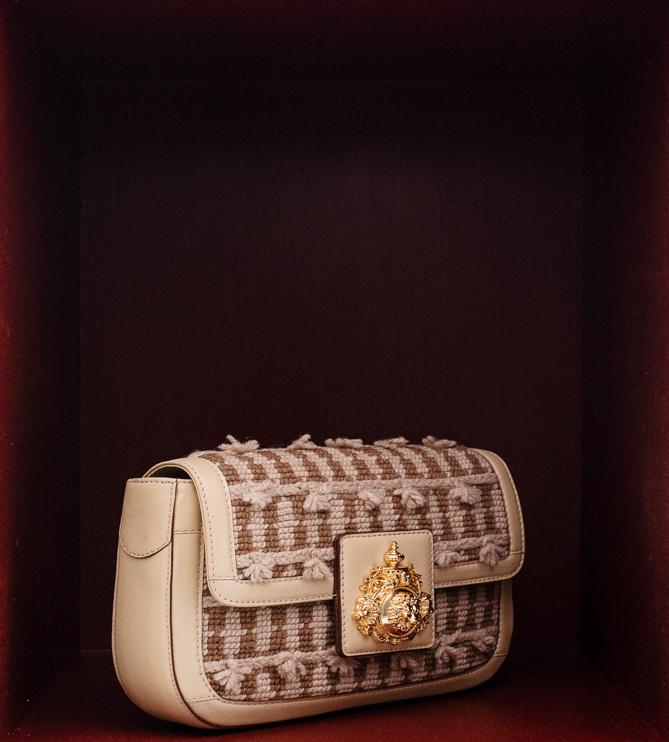 CARRY ALL SADDLE BAG IN ASON EMBROIDERY - Image 6